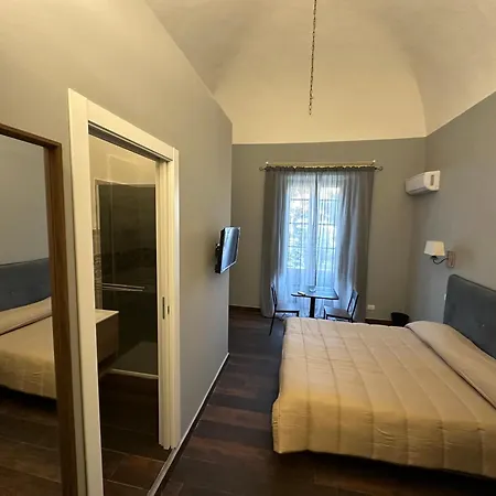 Palazzo Fischetti 住宿加早餐酒店 *