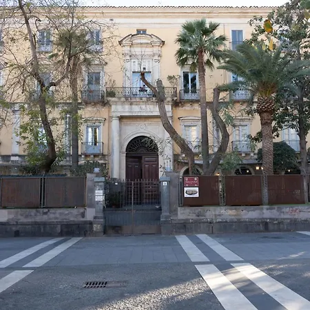 Palazzo Fischetti 住宿加早餐酒店